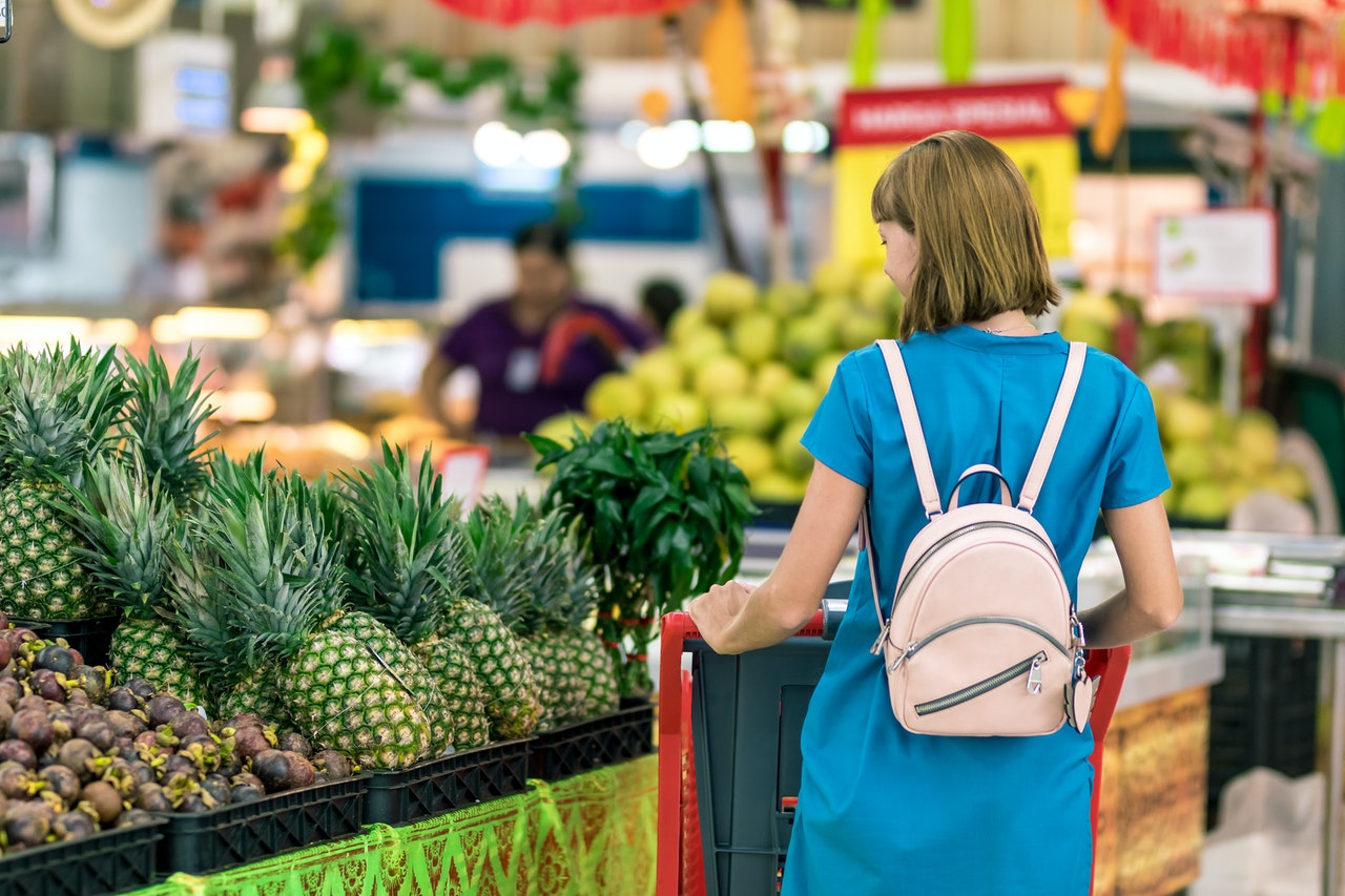 A great way to meet someone is in the grocery store